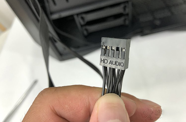 机箱上的跳线接在主板那些位置？台式电脑主板接线示意图解教程